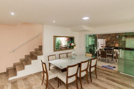 Casa à venda com 320m², 4 quartos e 4 vagasSala de Jantar
