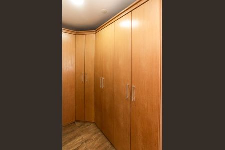 Casa à venda com 320m², 4 quartos e 4 vagasSuíte 1