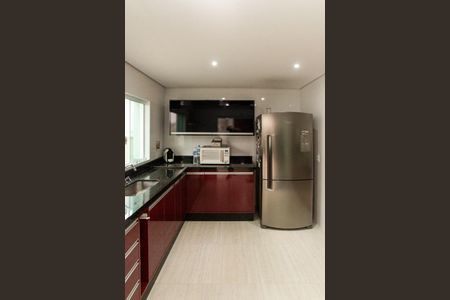 Casa à venda com 320m², 4 quartos e 4 vagasCozinha