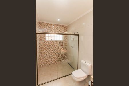 Casa à venda com 320m², 4 quartos e 4 vagasBanheiro da Suíte 1