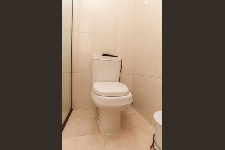 Casa à venda com 320m², 4 quartos e 4 vagasBanheiro da Suíte 2