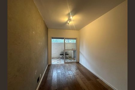 Sala de apartamento para alugar com 2 quartos, 78m² em Empresarial 18 do Forte, Barueri