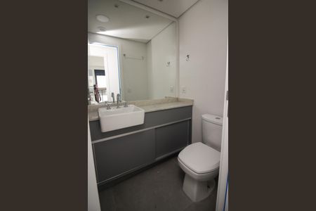 Apartamento à venda com 69m², 2 quartos e 1 vaga Apartamento à venda com 69m², 2 quartos e 1 vagaBanheiro Social