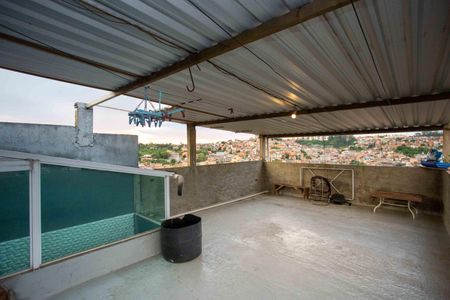 Casa para alugar com 80m², 3 quartos e sem vagaVaranda