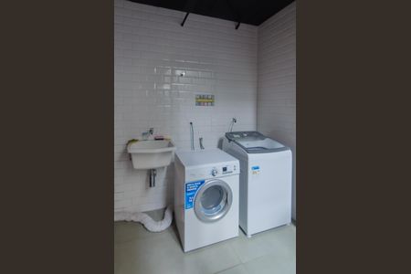 Studio para alugar com 20m², 1 quarto e sem vaga Studio para alugar com 20m², 1 quarto e sem vagaÁrea comum - Lavanderia