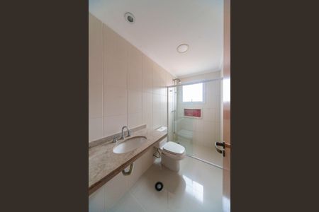 Apartamento à venda com 126m², 3 quartos e 3 vagasBanheiro do Quarto 2