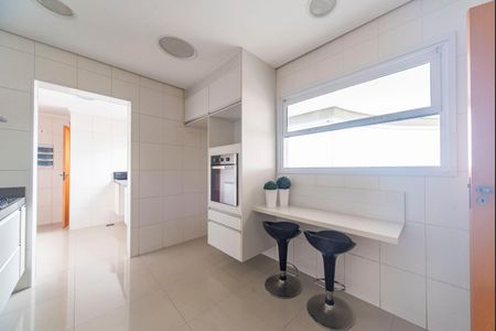 Apartamento à venda com 126m², 3 quartos e 3 vagasCozinha 