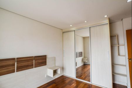 Apartamento à venda com 126m², 3 quartos e 3 vagas Apartamento à venda com 126m², 3 quartos e 3 vagasSuíte 2