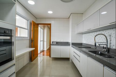 Apartamento à venda com 126m², 3 quartos e 3 vagas Apartamento à venda com 126m², 3 quartos e 3 vagasCozinha