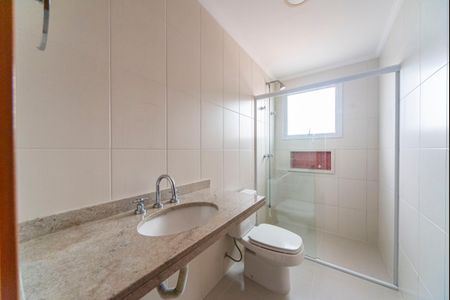 Apartamento à venda com 126m², 3 quartos e 3 vagasBanheiro do Quarto 2