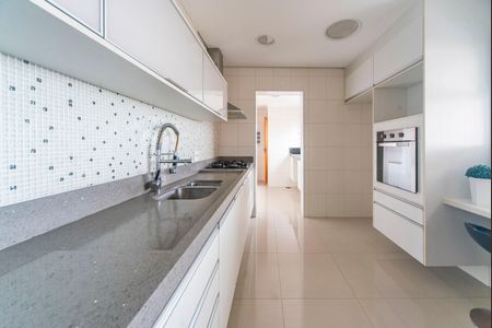 Apartamento à venda com 126m², 3 quartos e 3 vagasCozinha 