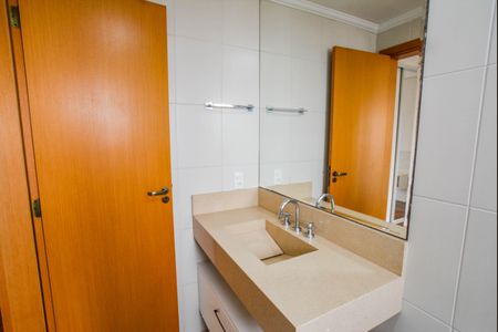 Apartamento à venda com 126m², 3 quartos e 3 vagas Apartamento à venda com 126m², 3 quartos e 3 vagasBanheiro da Suíte 2
