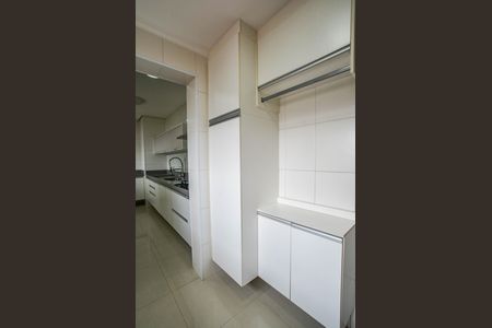 Apartamento à venda com 126m², 3 quartos e 3 vagas Apartamento à venda com 126m², 3 quartos e 3 vagasÁrea de Serviço
