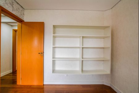 Apartamento à venda com 126m², 3 quartos e 3 vagas Apartamento à venda com 126m², 3 quartos e 3 vagasSuíte 1