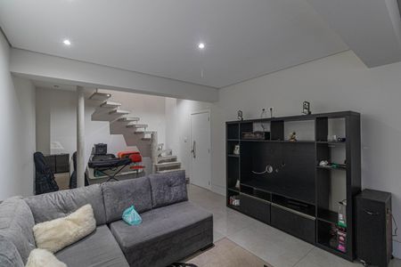Casa para alugar com 236m², 2 quartos e 2 vagasSala