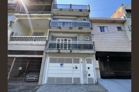 Casa para alugar com 236m², 2 quartos e 2 vagasFachada+Placa 