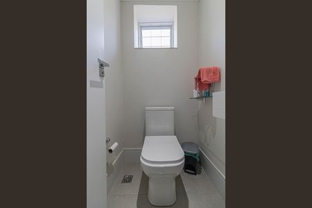 Casa para alugar com 236m², 2 quartos e 2 vagasLavabo