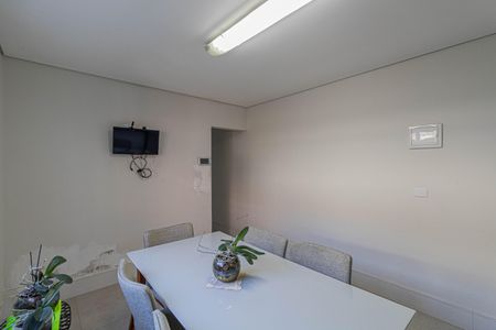 Casa para alugar com 236m², 2 quartos e 2 vagasCozinha