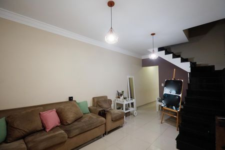 Sala  de casa à venda com 3 quartos, 220m² em Parque Vitoria, São Paulo