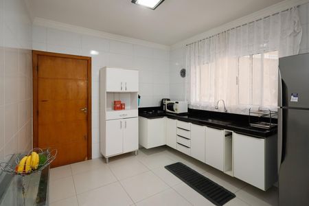 Casa à venda com 220m², 3 quartos e 2 vagasCozinha 