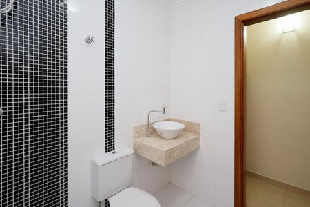 Casa à venda com 220m², 3 quartos e 2 vagasBanheiro da Suíte 2