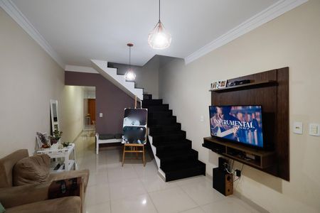 Sala  de casa à venda com 3 quartos, 220m² em Parque Vitoria, São Paulo