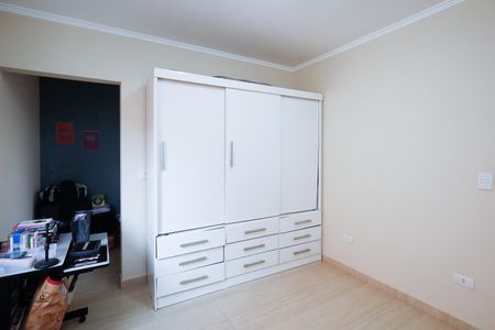 Casa à venda com 220m², 3 quartos e 2 vagasSuíte 2