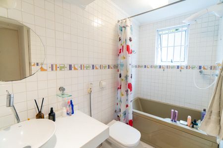 Casa para alugar com 182m², 3 quartos e 2 vagasBanheiro da Suíte