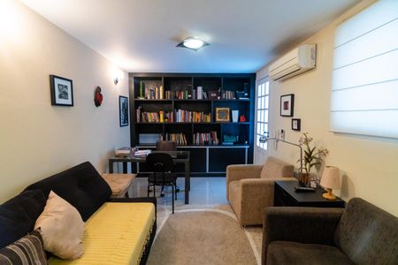 Casa para alugar com 182m², 3 quartos e 2 vagasEscritório