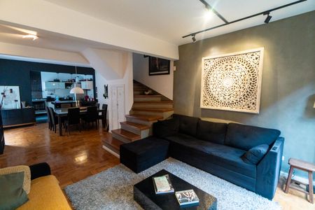 Casa para alugar com 182m², 3 quartos e 2 vagasSala