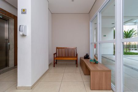 Apartamento à venda com 74m², 3 quartos e 2 vagasHall social