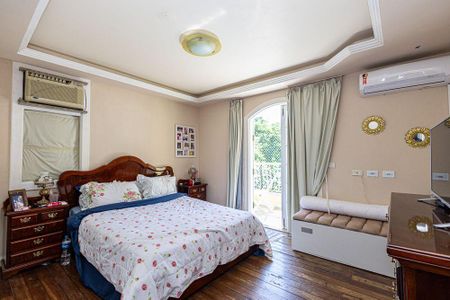 Casa à venda com 4 quartos, 357m² em Pendotiba, Niterói