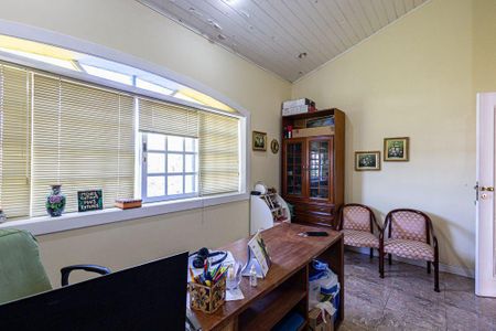 Casa à venda com 4 quartos, 357m² em Pendotiba, Niterói