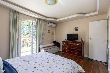 Casa à venda com 4 quartos, 357m² em Pendotiba, Niterói