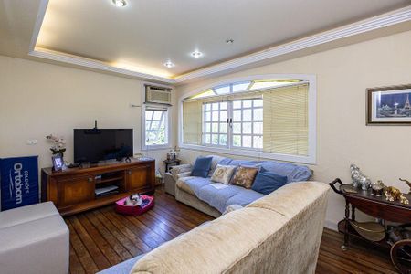 Casa à venda com 4 quartos, 357m² em Pendotiba, Niterói