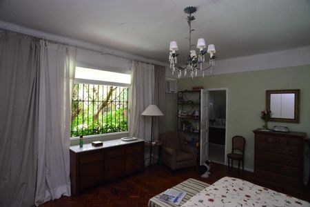 Casa de condomínio à venda com 534m², 6 quartos e 3 vagas Casa de condomínio à venda com 534m², 6 quartos e 3 vagasSuíte