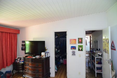 Casa de condomínio à venda com 534m², 6 quartos e 3 vagas Casa de condomínio à venda com 534m², 6 quartos e 3 vagasQuarto Superior