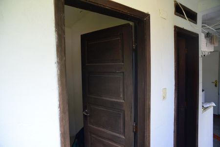 Casa de condomínio à venda com 534m², 6 quartos e 3 vagas Casa de condomínio à venda com 534m², 6 quartos e 3 vagasQuarto e Banheiro de Serviço