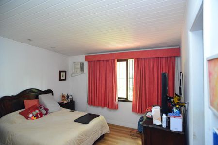 Casa de condomínio à venda com 534m², 6 quartos e 3 vagas Casa de condomínio à venda com 534m², 6 quartos e 3 vagasQuarto Superior