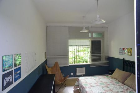 Casa de condomínio à venda com 534m², 6 quartos e 3 vagas Casa de condomínio à venda com 534m², 6 quartos e 3 vagasQuarto 1