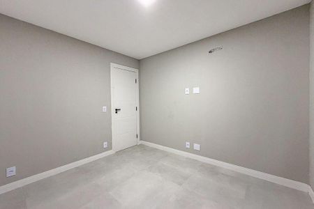 Casa à venda com 4 quartos, 240m² em Piratininga, Niterói