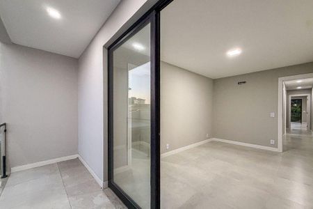 Casa à venda com 4 quartos, 240m² em Piratininga, Niterói