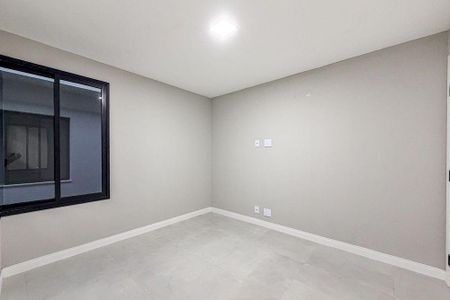 Casa à venda com 4 quartos, 240m² em Piratininga, Niterói