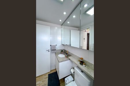 Apartamento à venda com 74m², 2 quartos e 2 vagasBanheiro da Suíte