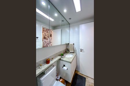 Apartamento à venda com 74m², 2 quartos e 2 vagasBanheiro da Suíte 2