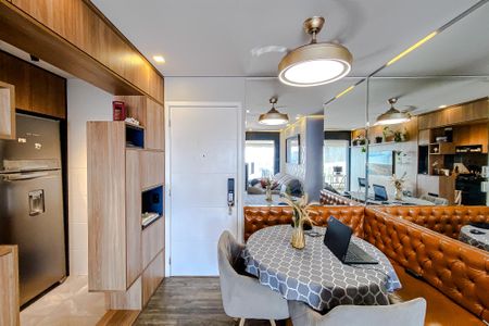 Apartamento à venda com 74m², 2 quartos e 2 vagasSala