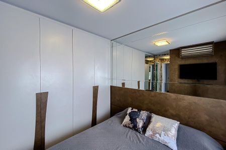 Apartamento à venda com 74m², 2 quartos e 2 vagasSuíte 2