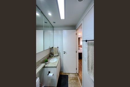 Apartamento à venda com 74m², 2 quartos e 2 vagasBanheiro da Suíte 2