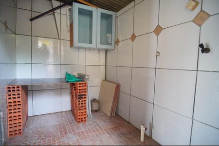 Casa à venda com 80m², 2 quartos e 1 vagaÁrea de Serviço