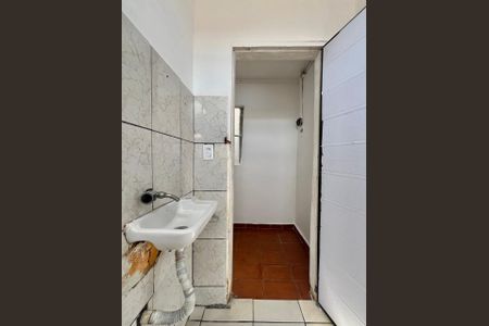 Banheiro de casa para alugar com 1 quarto, 50m² em Vila Marieta, Campinas